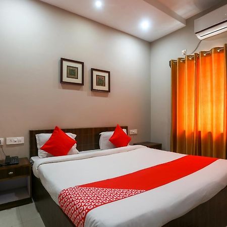 פורי Oyo 61586 Hotel Narmada Bhavan מראה חיצוני תמונה