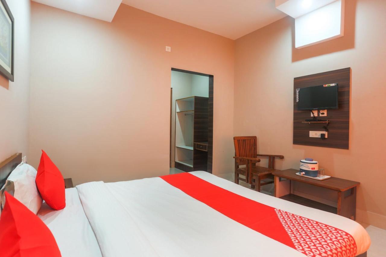 פורי Oyo 61586 Hotel Narmada Bhavan מראה חיצוני תמונה